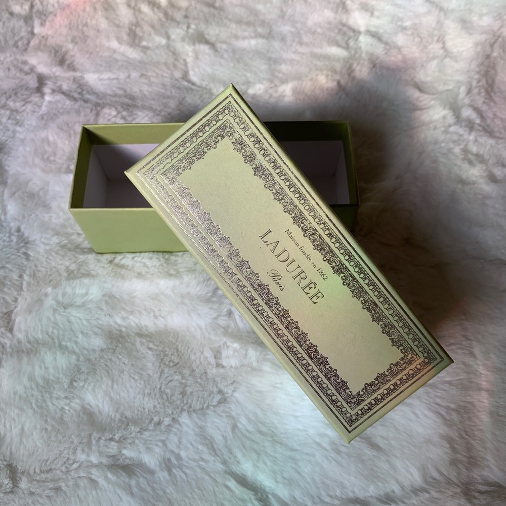 Laduree Macaron Box